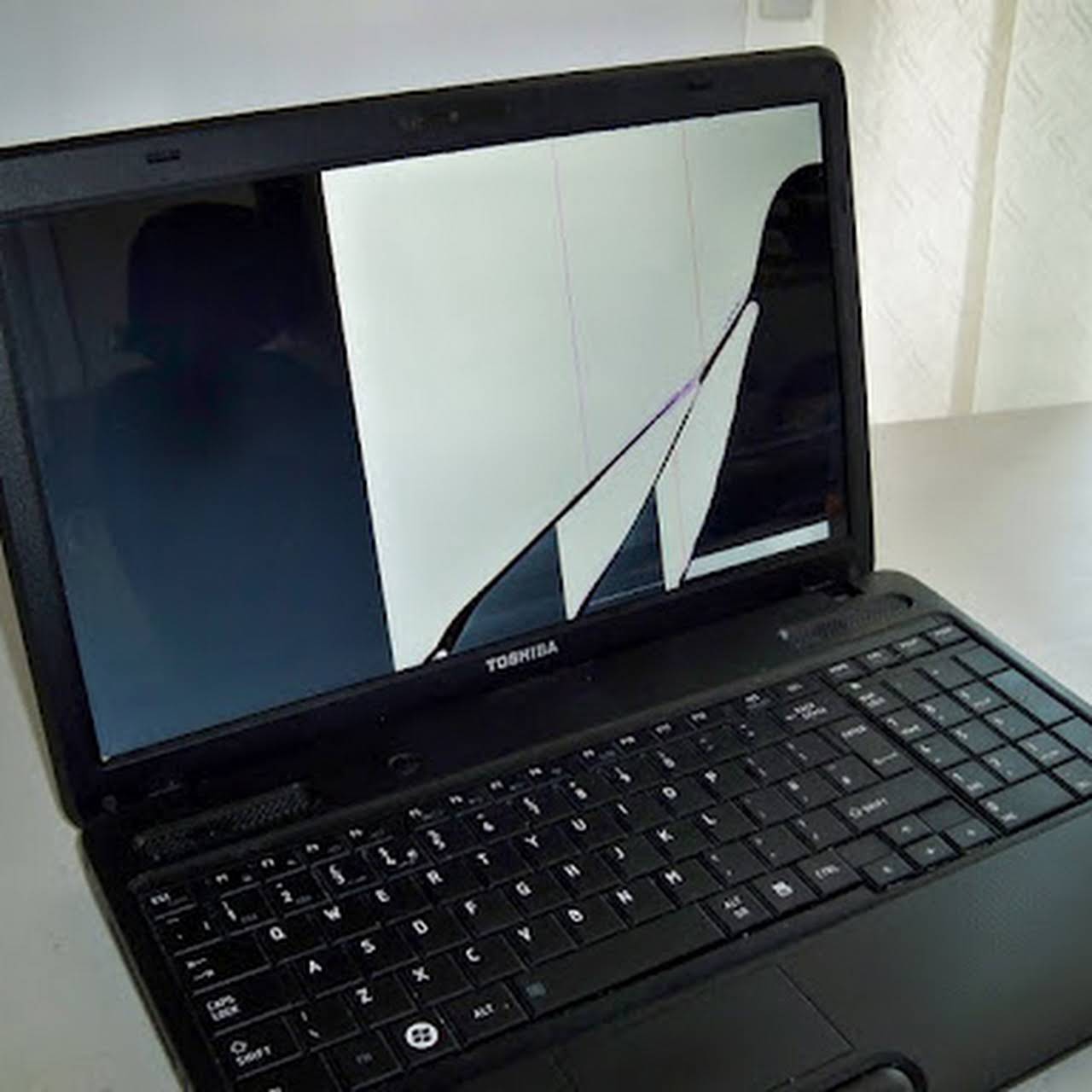 brokenscreen